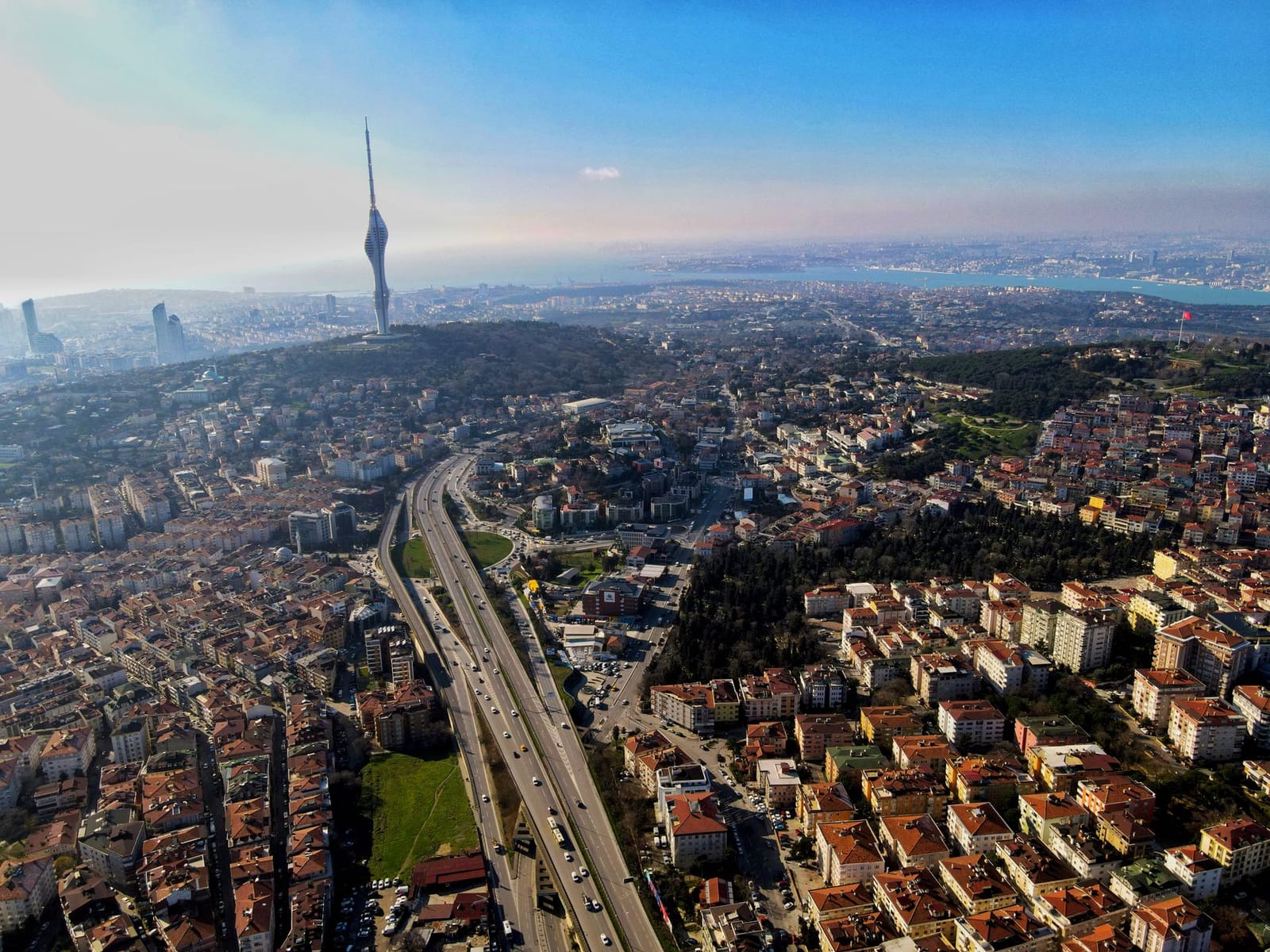 Aerial view of major highway routes leading towards Çamlıca Tower in Istanbul.