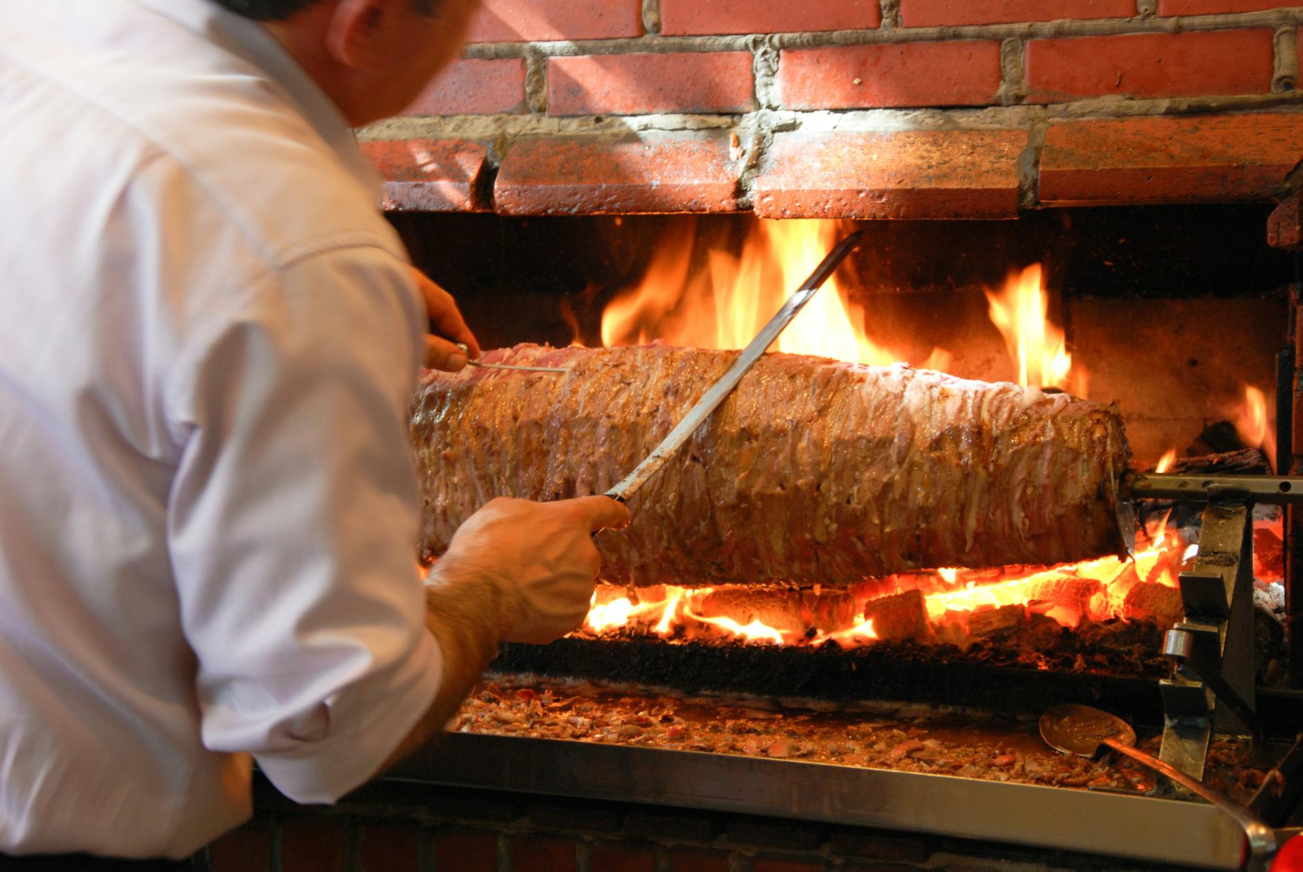 Erzurum Style Horizontal Lamb Kebab in Sirkeci and Kadıköy with 2026 Prices
