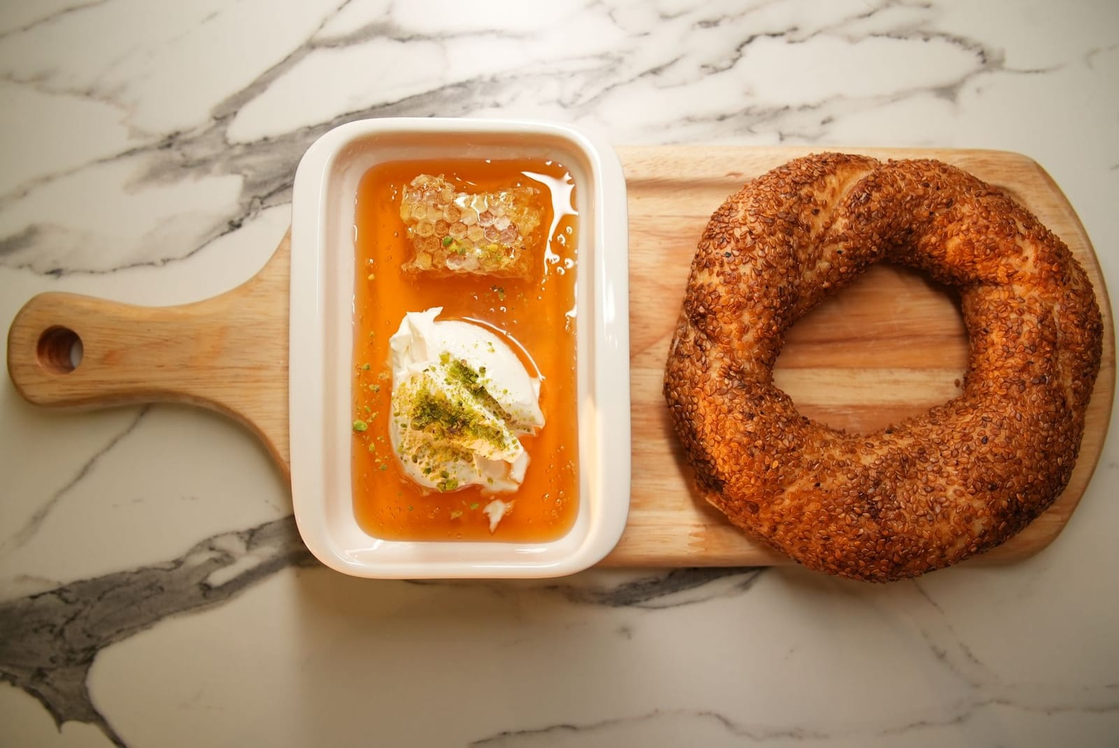Fresh Buffalo Kaymak and Honey at Historic Breakfast Shops in Kumkapı and Beşiktaş with 2026 Prices