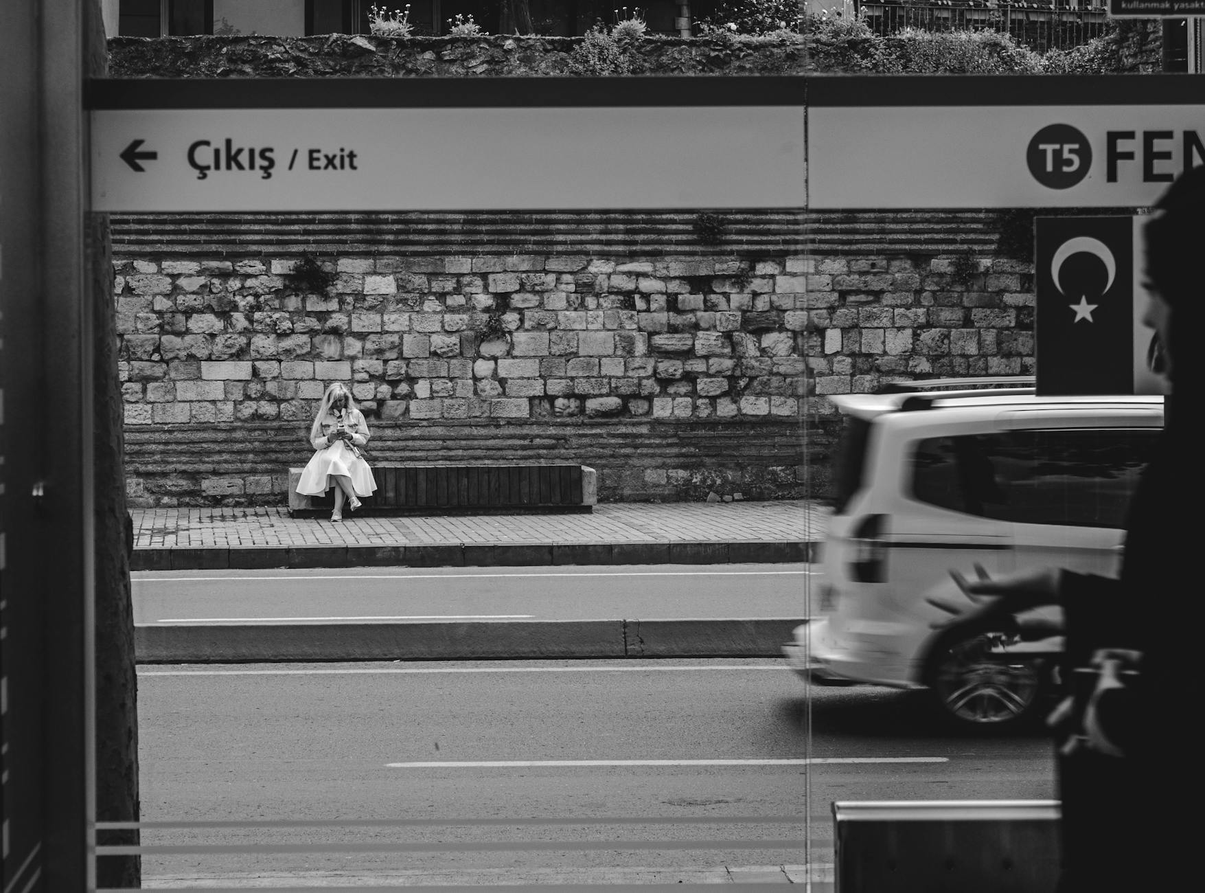 Navigating the Golden Horn on the T5 tram with 2026 cable car tips and transfer fares