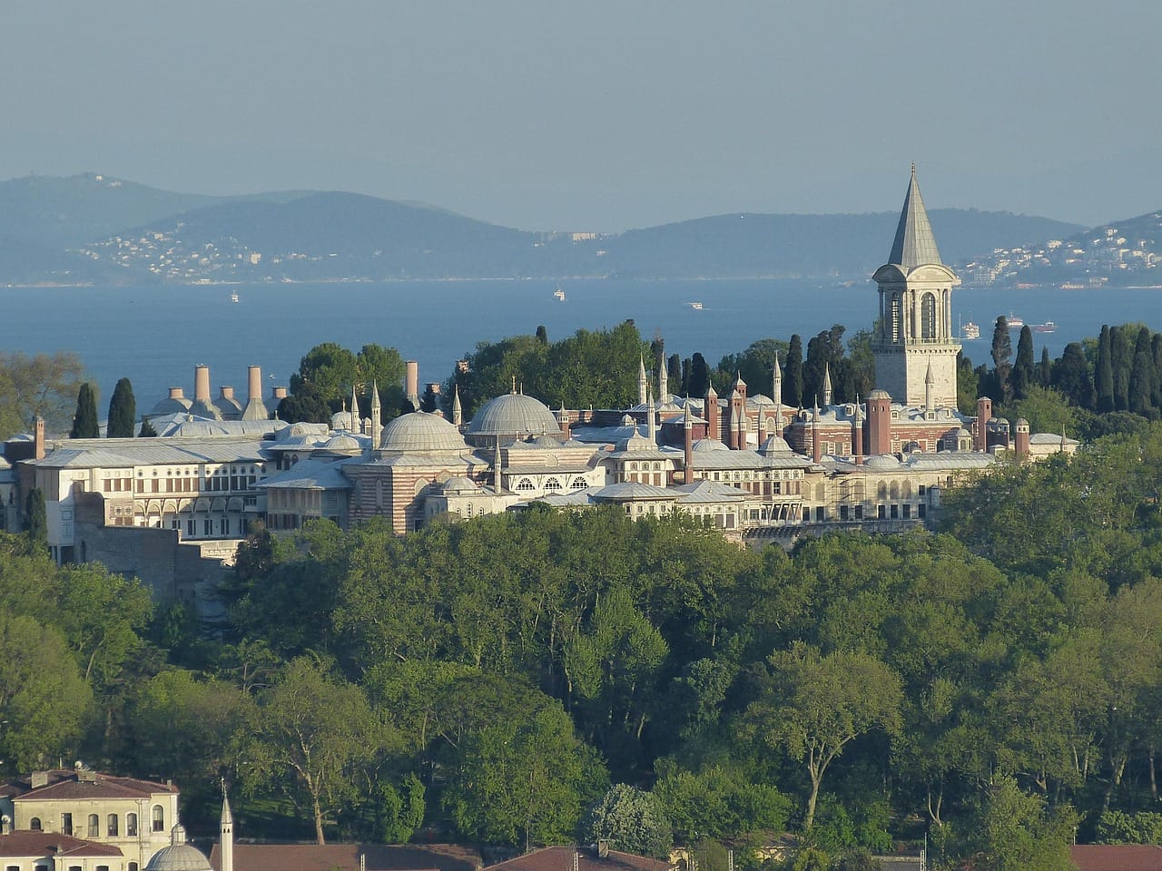 Topkapı Palace Courtyards and Imperial Harem with 2026 Visiting Tips and Ticket Prices